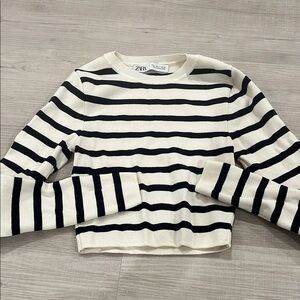 Zara long sleeve Sweater